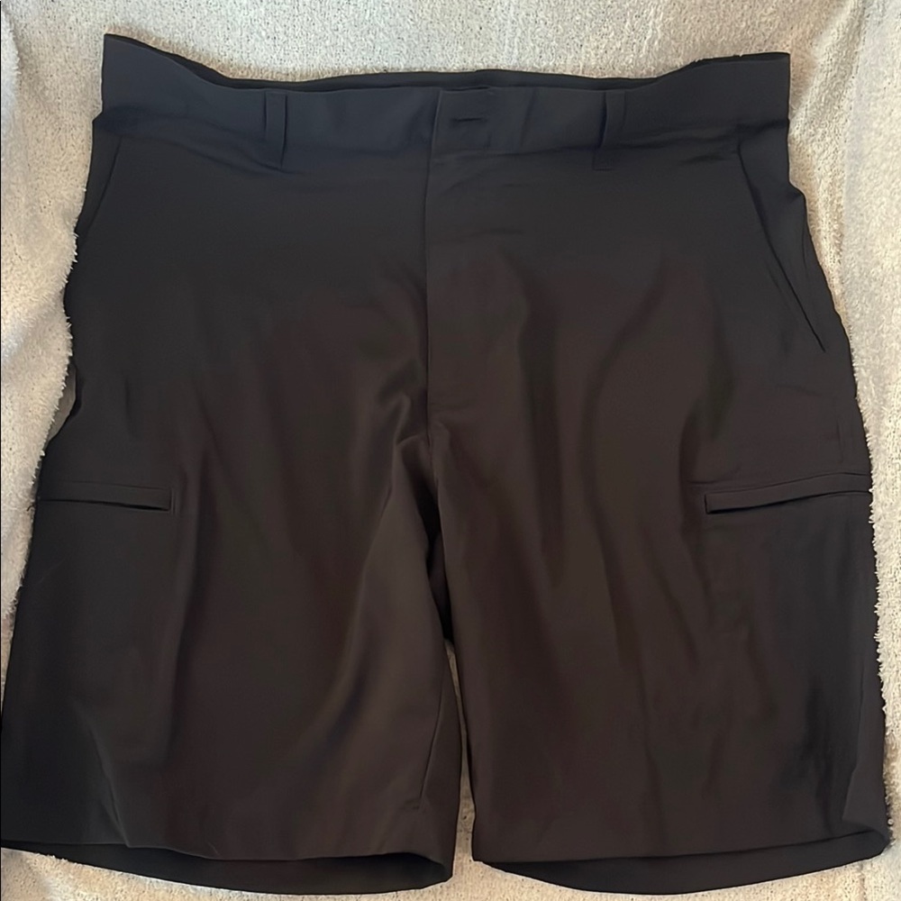 Chaps Black Cargo Shorts with Structured Fabric
